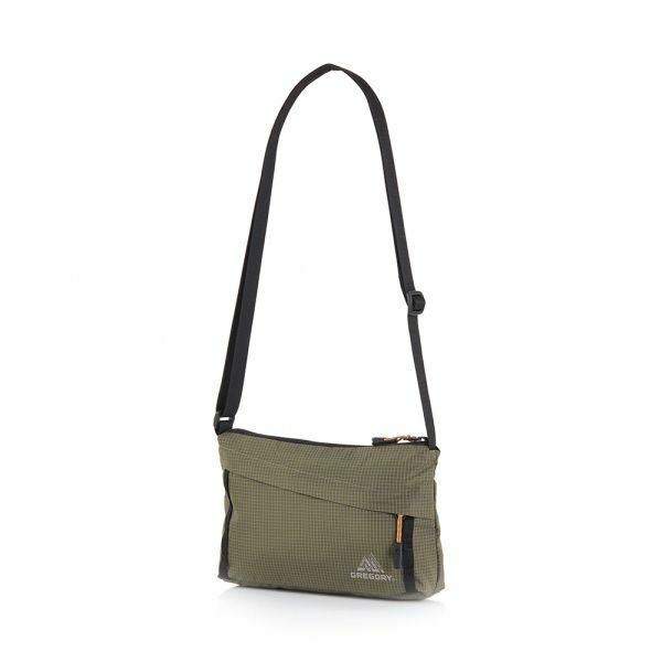【Gregory】2.5L CROSSBODY AL 輕量肩背包-[卡其綠、聚焦黑] / GG138248