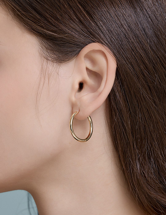 大號俐落百搭圈圈。針式耳環(金)
