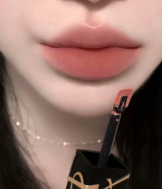 YSL 奢華印記鎖吻霧唇釉 #231裸杏玫瑰