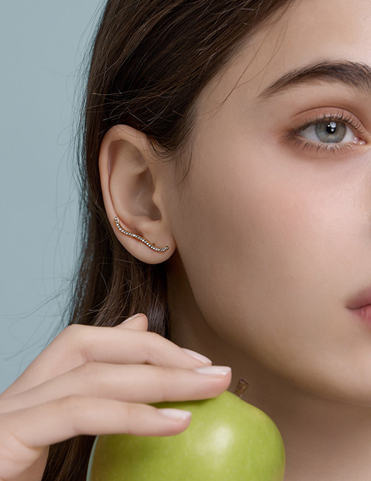 線形延伸排鑽。針式耳環