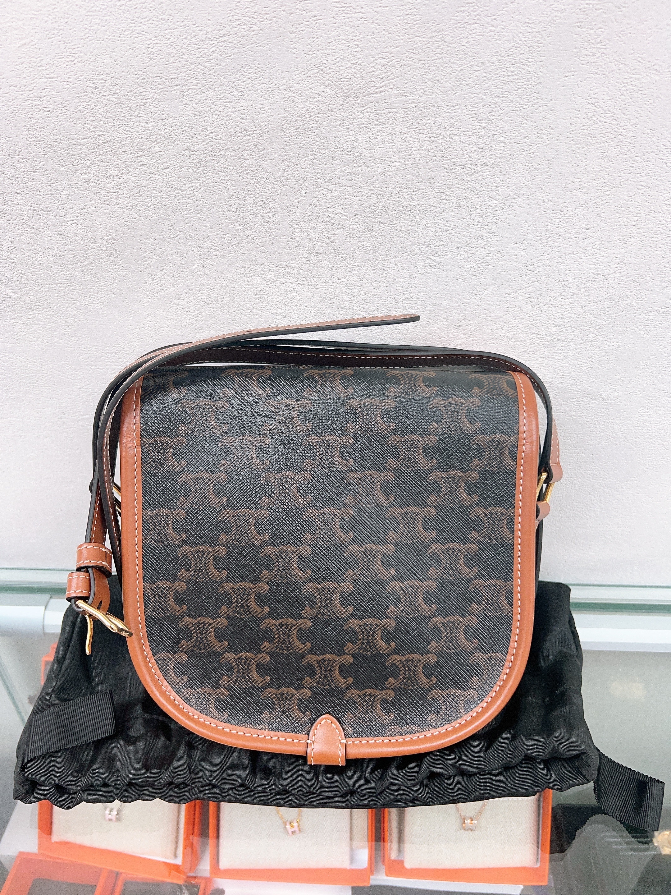 *Unused* Celine folco bag medium (browm monogram)