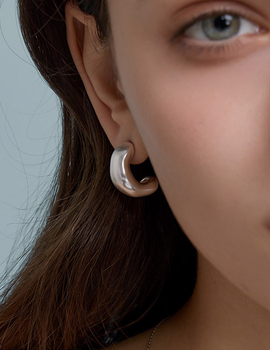 簡約個性。銀針耳環(銀)