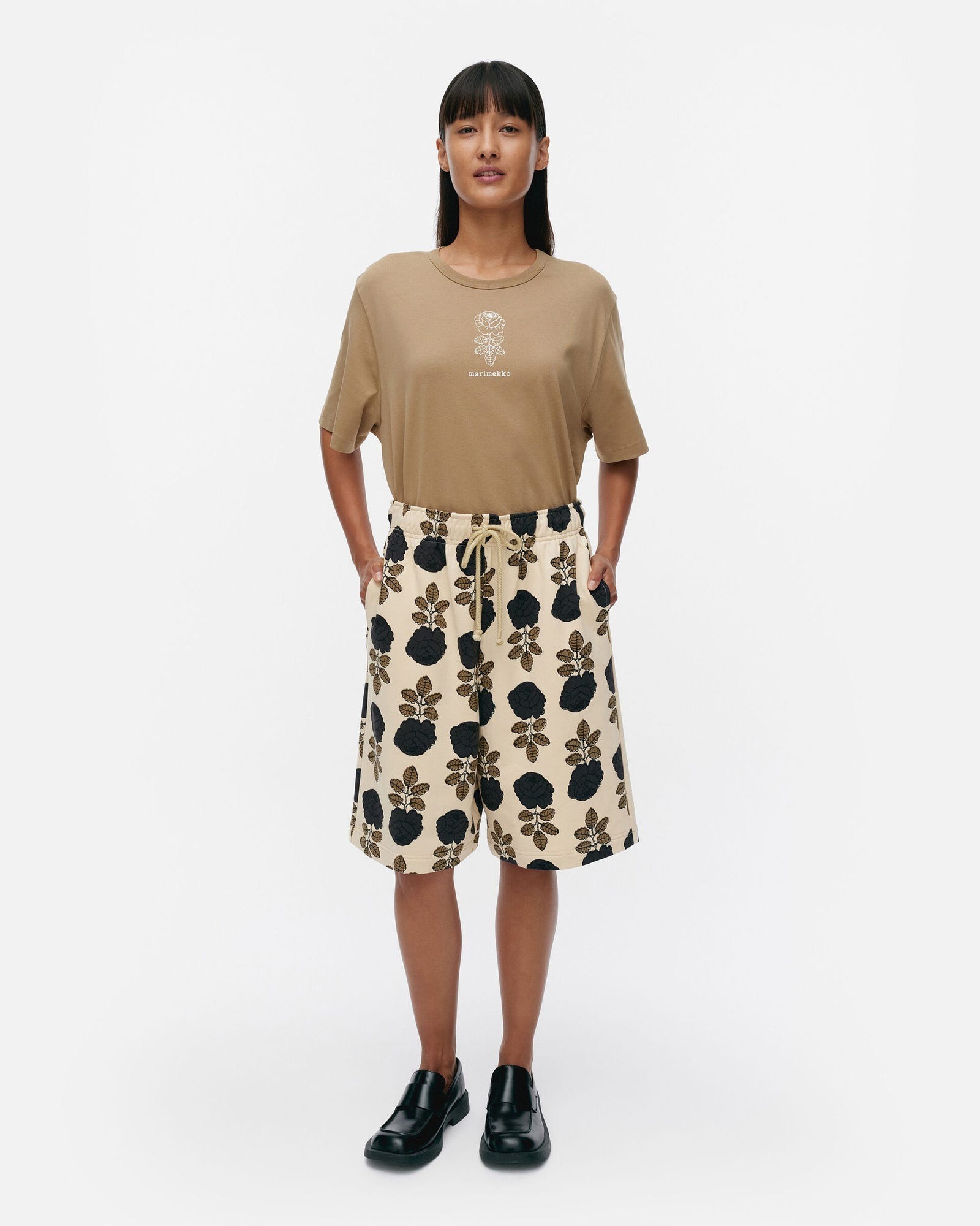 SARANA VIHKIRUUSU 印花短褲