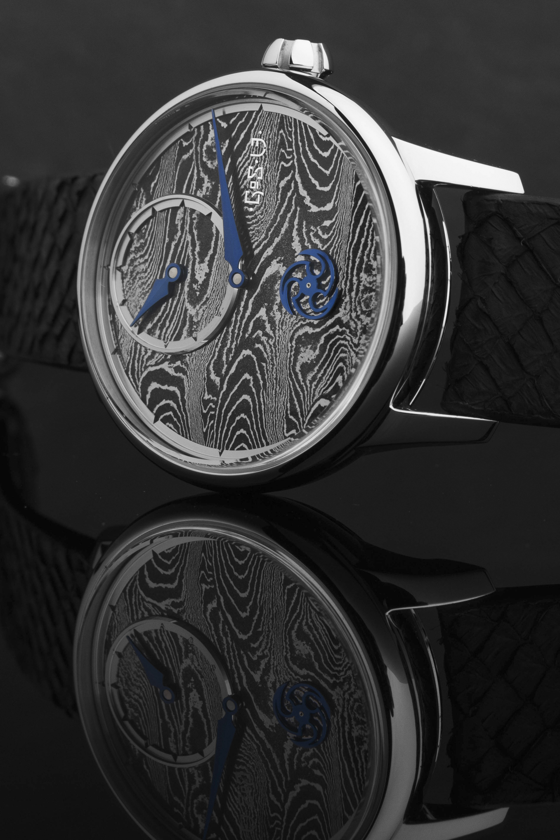 Noirmont X Collection 聯名款系列|Le Louis Erard Régulateur x GoS 大馬士革鋼聯名款腕錶_85248AA03.BSA02