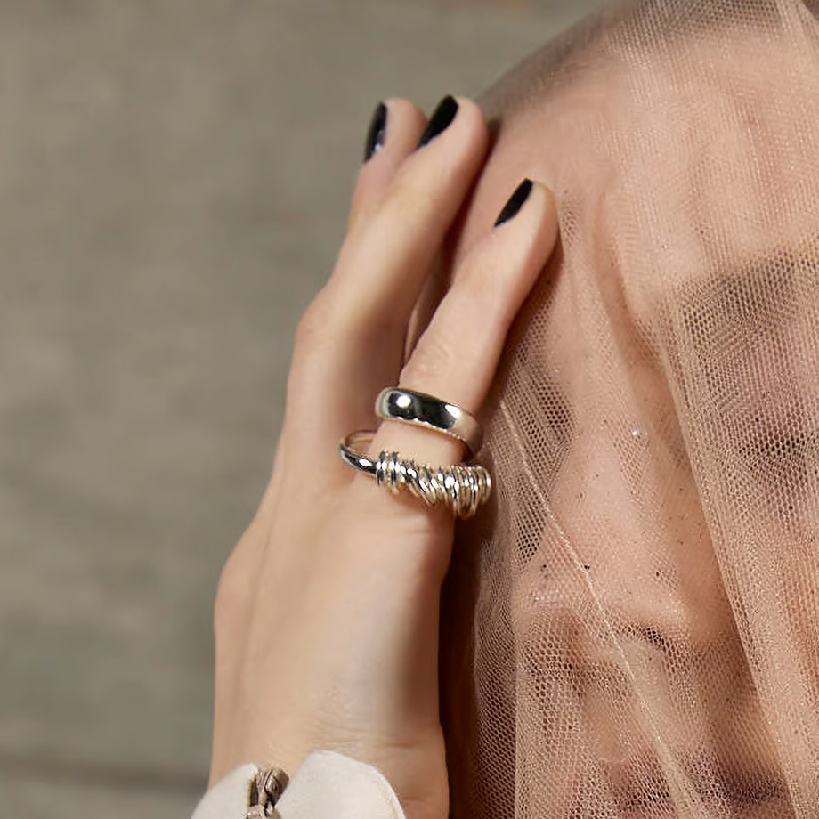 SOIERIE / Infinity coil cuff ring