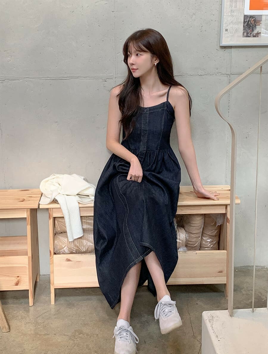 韓國Cherrykoko授權 溫柔牛仔風抓褶後背鬆緊細肩洋裝