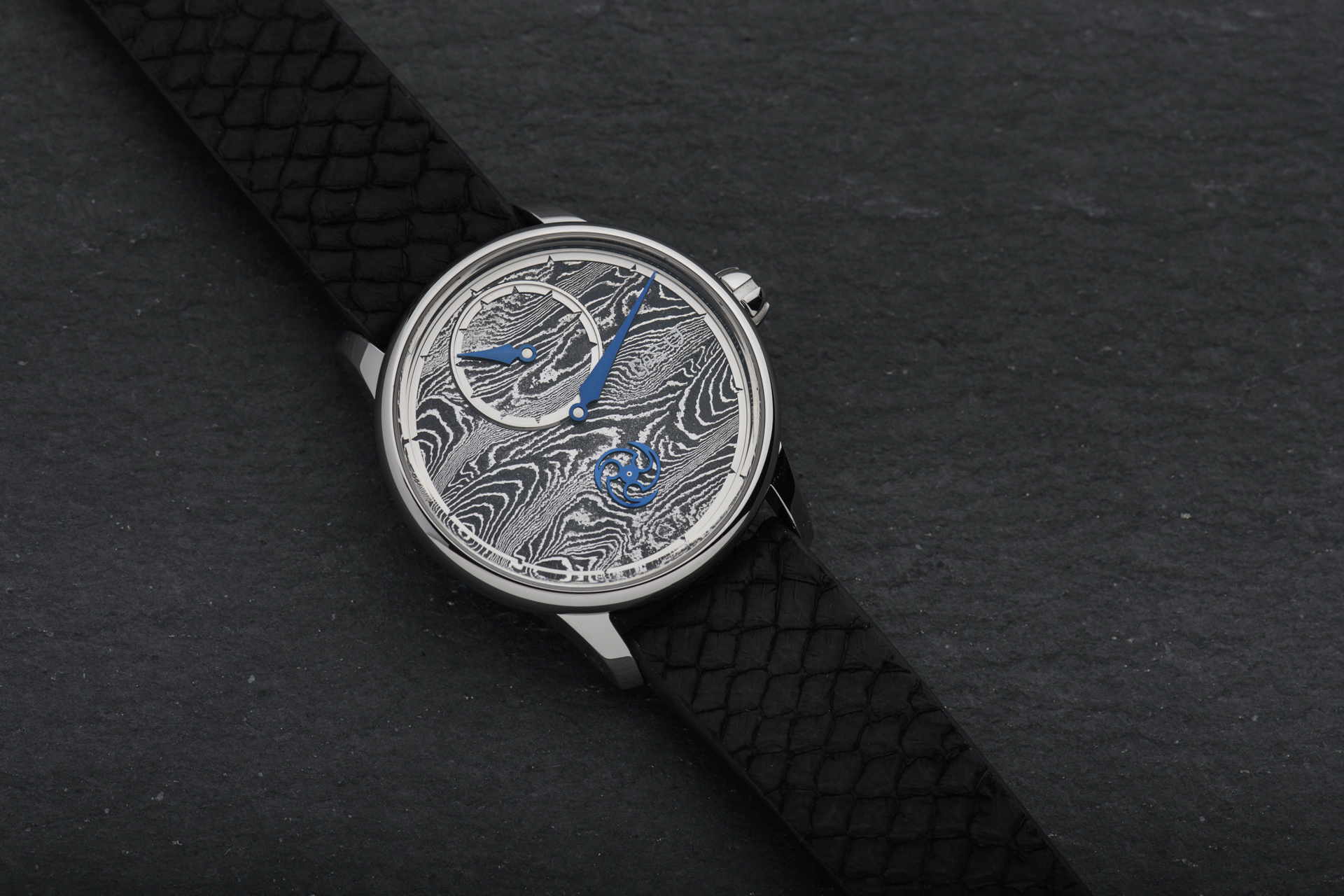 Noirmont X Collection 聯名款系列|Le Louis Erard Régulateur x GoS 大馬士革鋼聯名款腕錶_85248AA03.BSA02