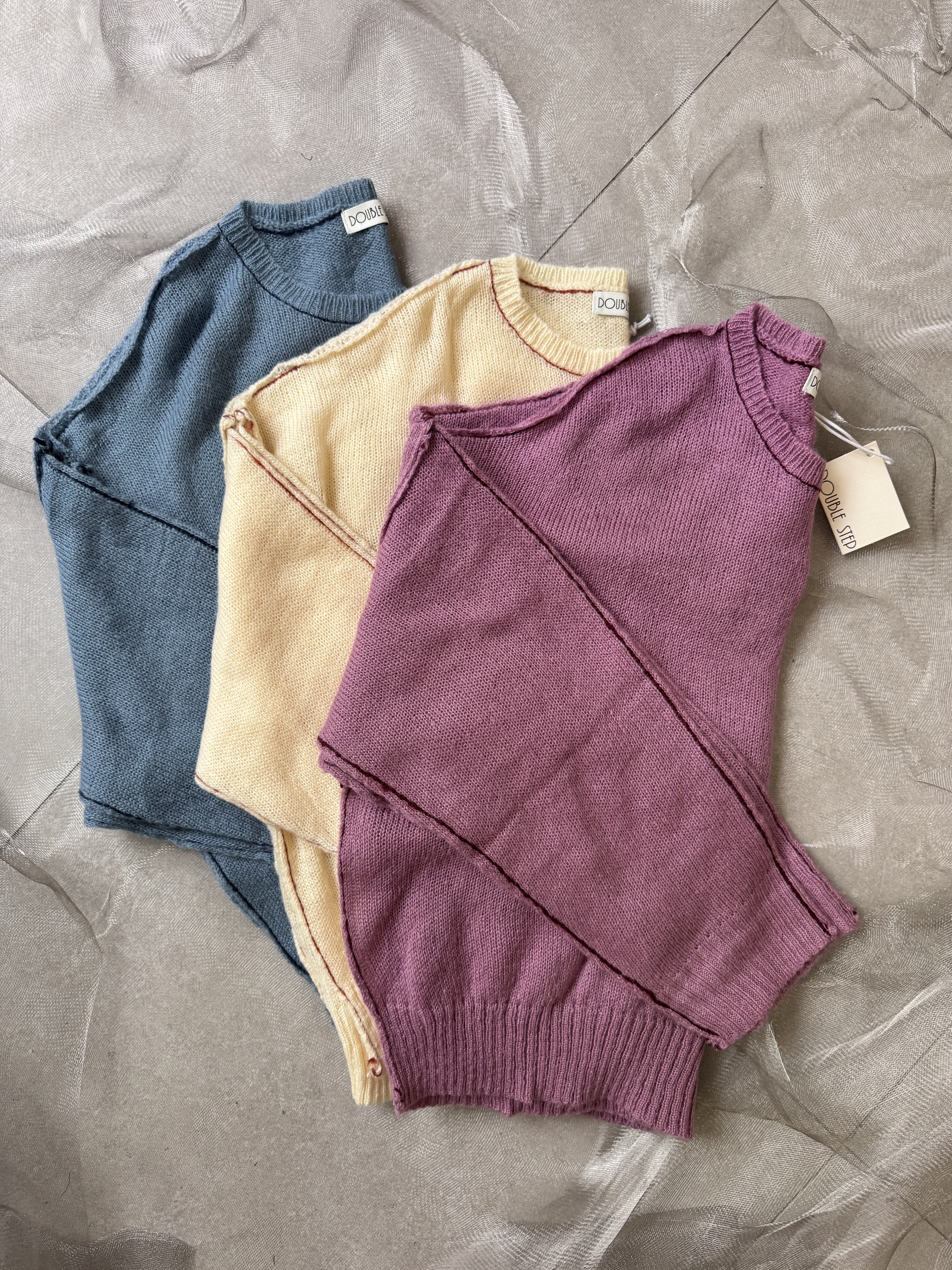 輕透fu～ 裝飾細節疏針上衣 - BL51549