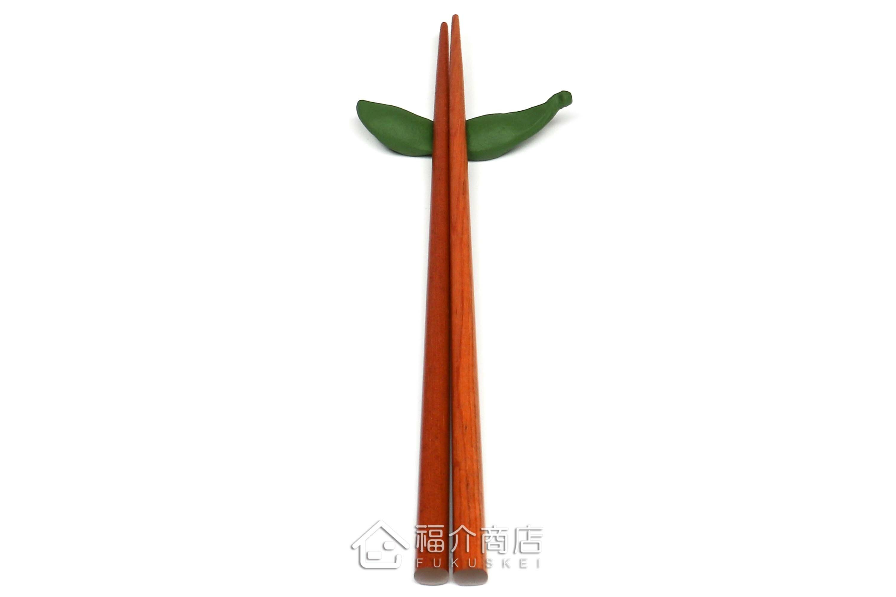 放置筷子用的青綠色毛豆造型筷架