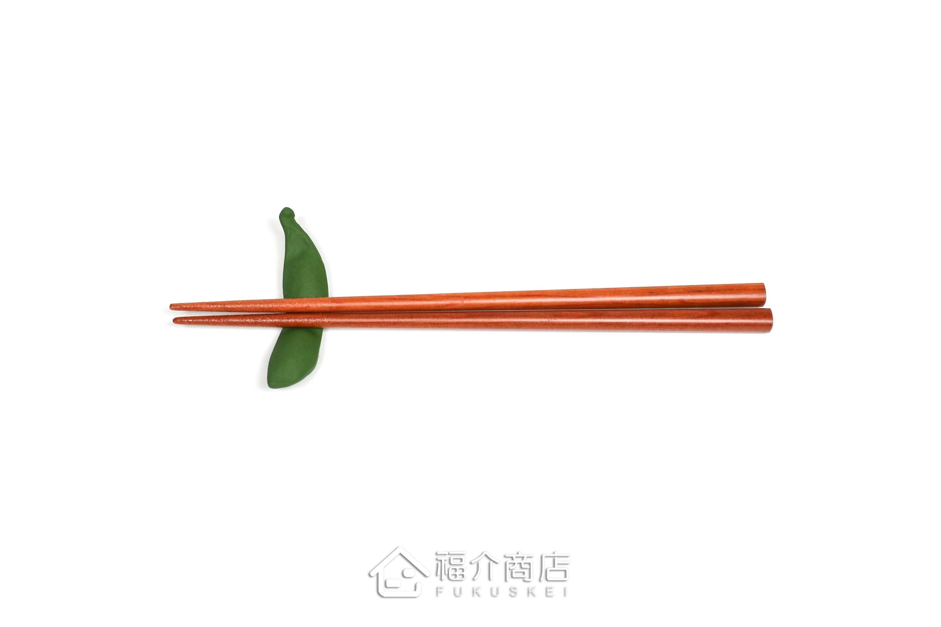 放置筷子用的青綠色毛豆造型筷架