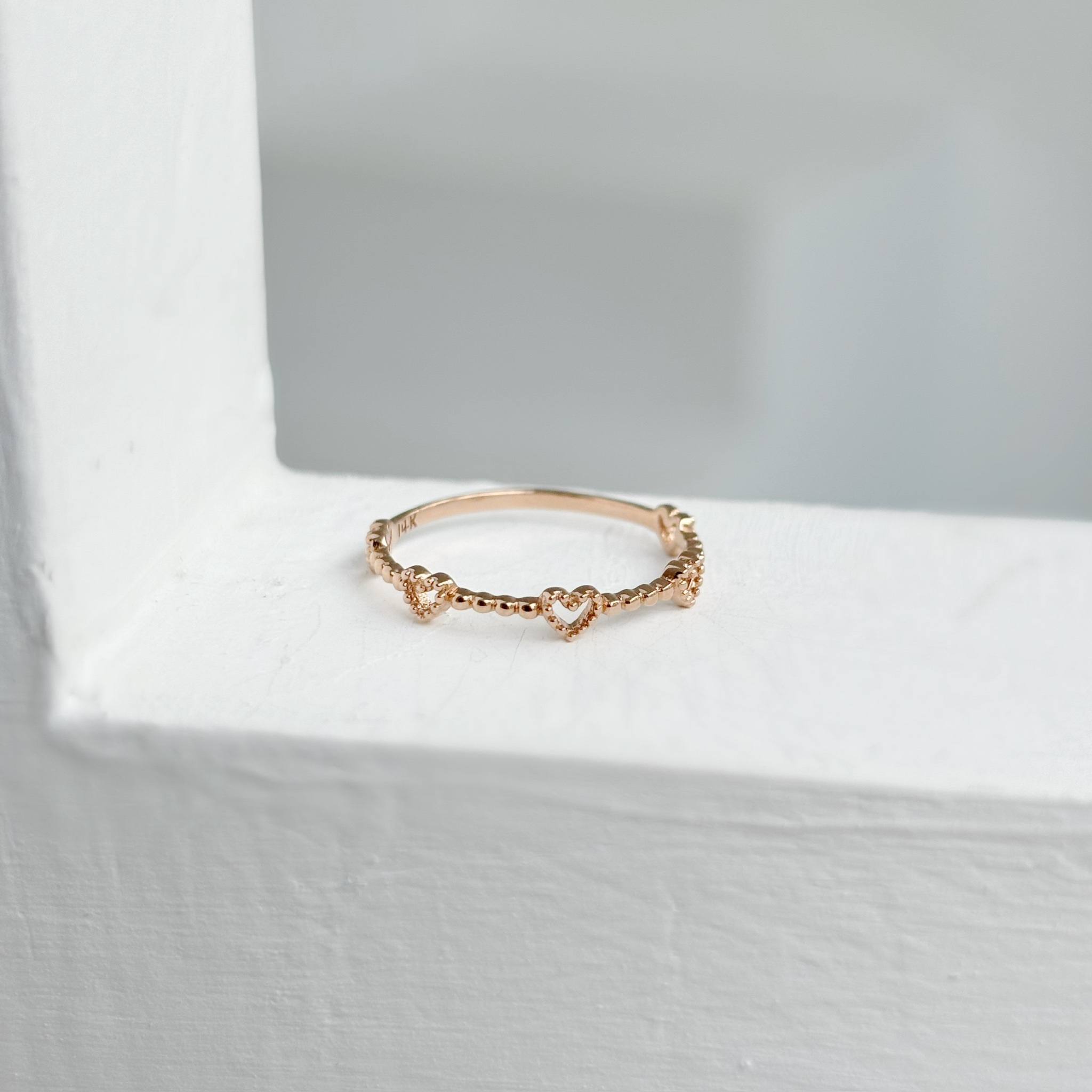 14K整排點點簍空愛心戒指