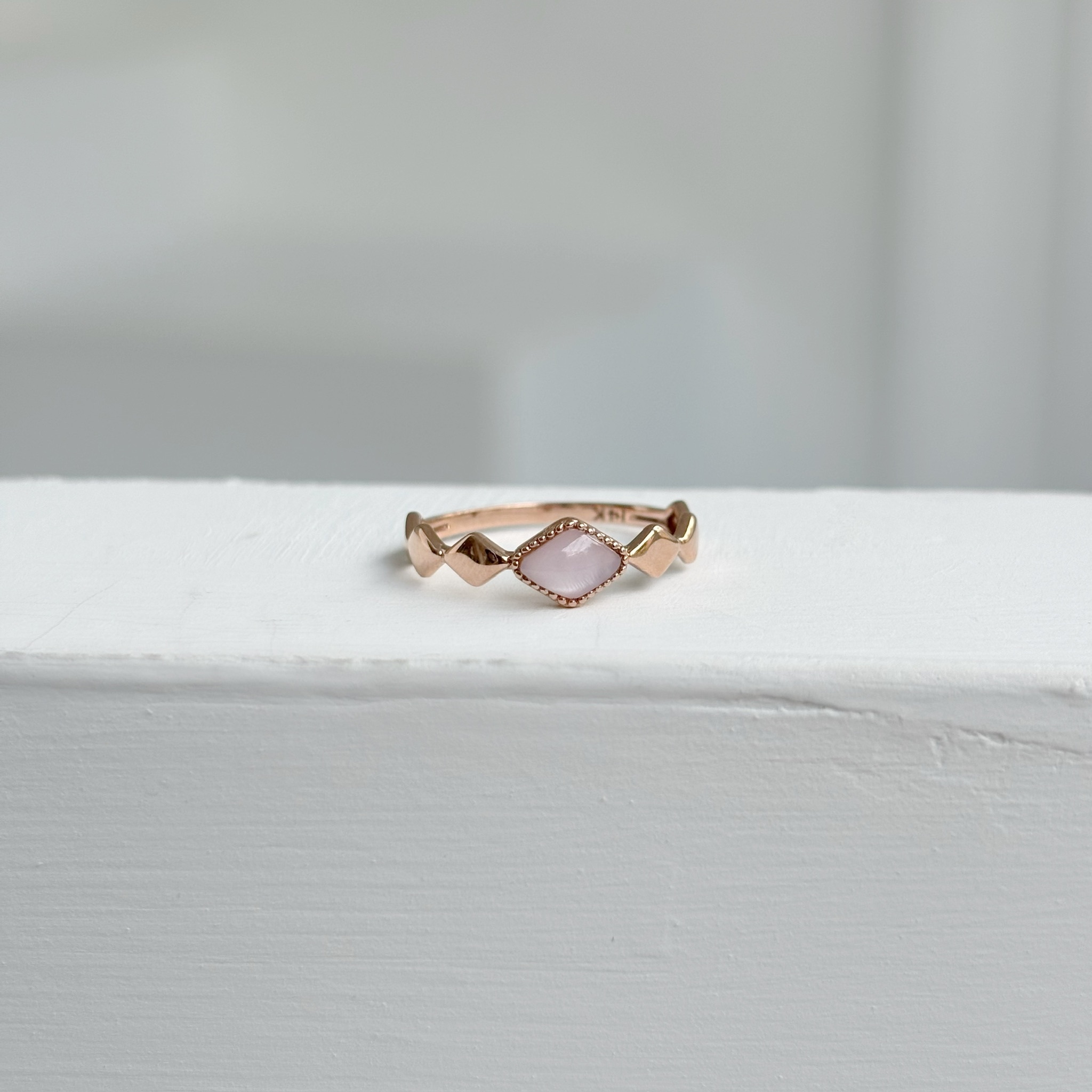 14K菱形粉母貝戒指