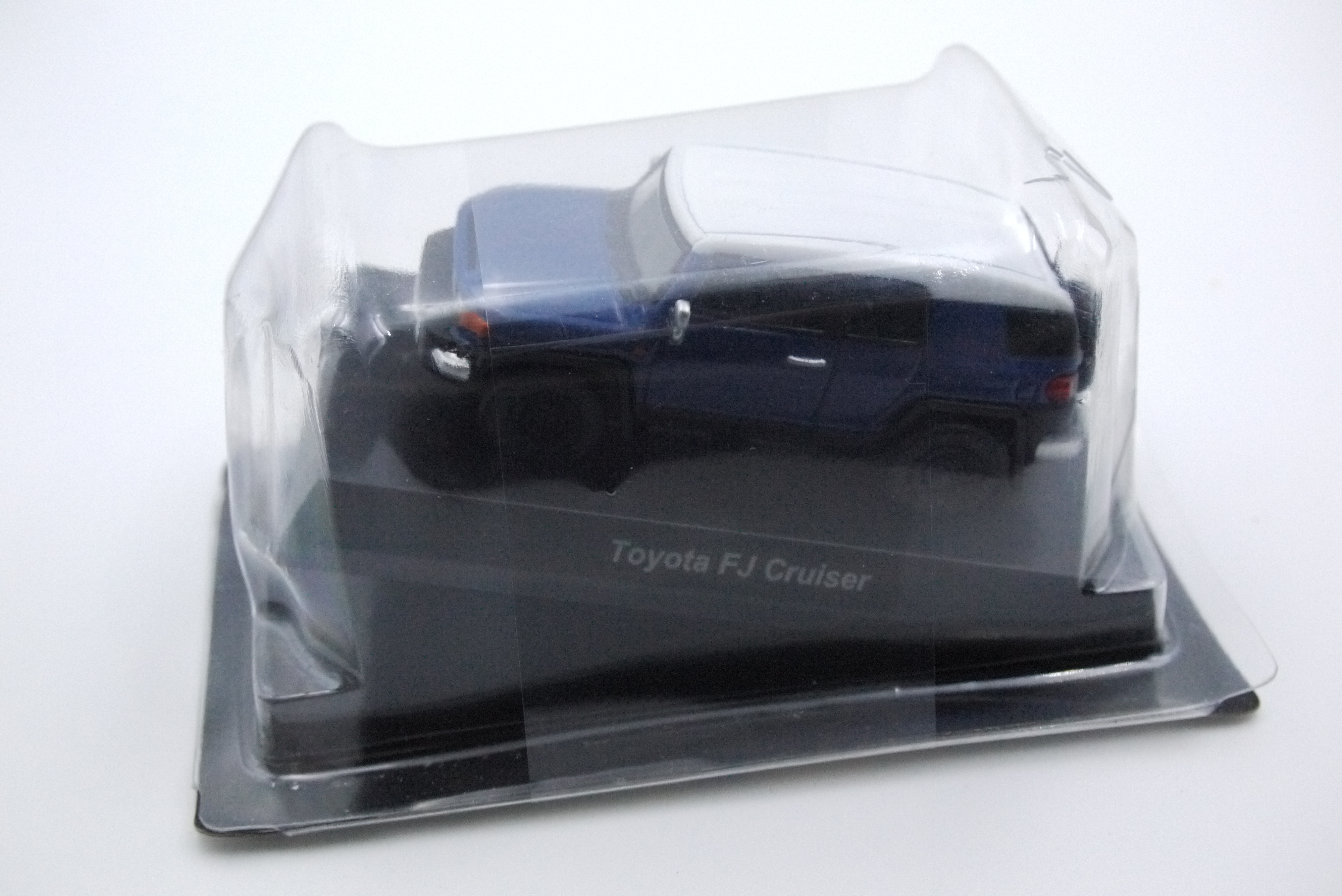 KYOSHO TOYOTA FJ CRUISER BLUE