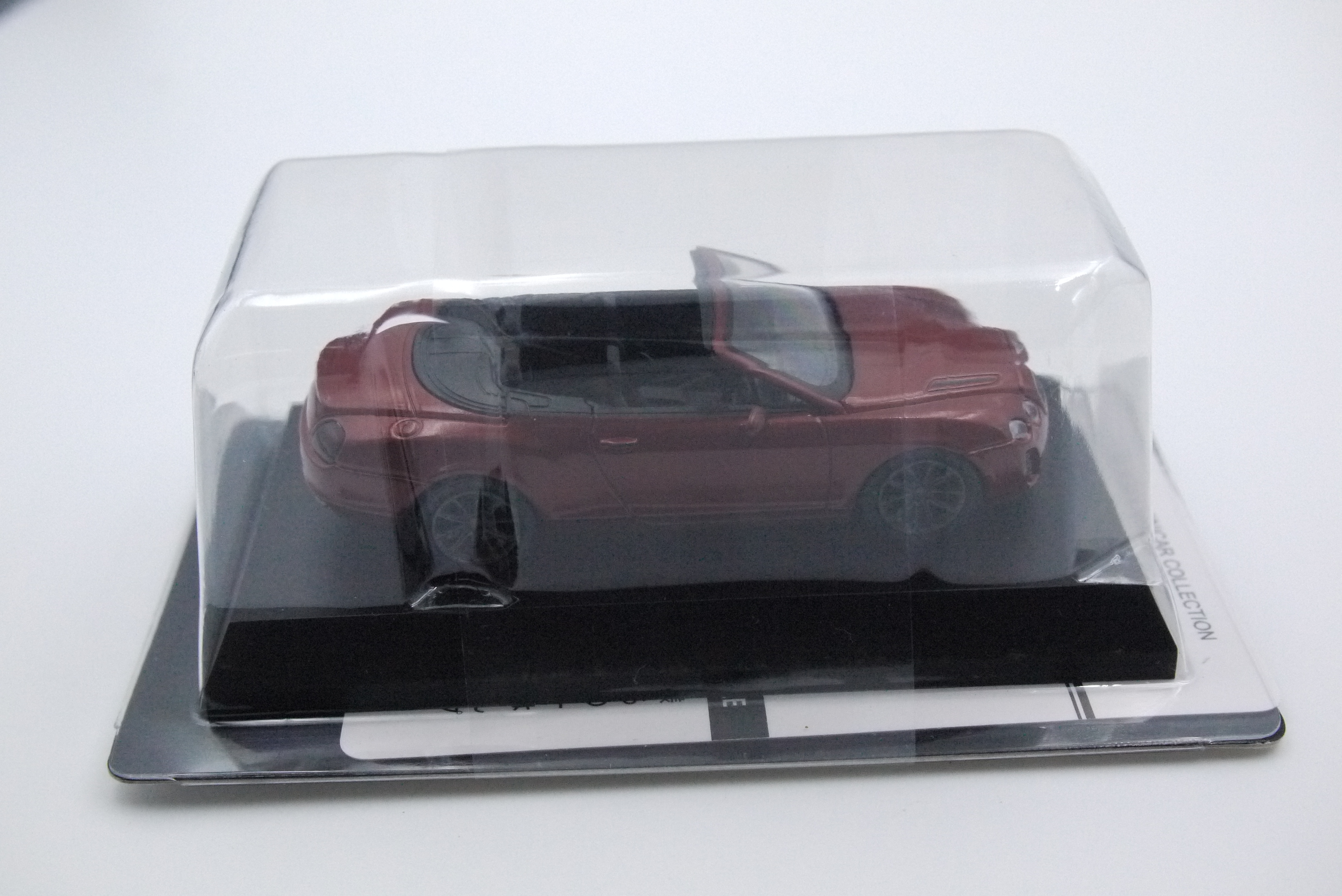 KYOSHO BENTLEY CONTINENTAL SUPERSPORTS CONVERTIBLE RED