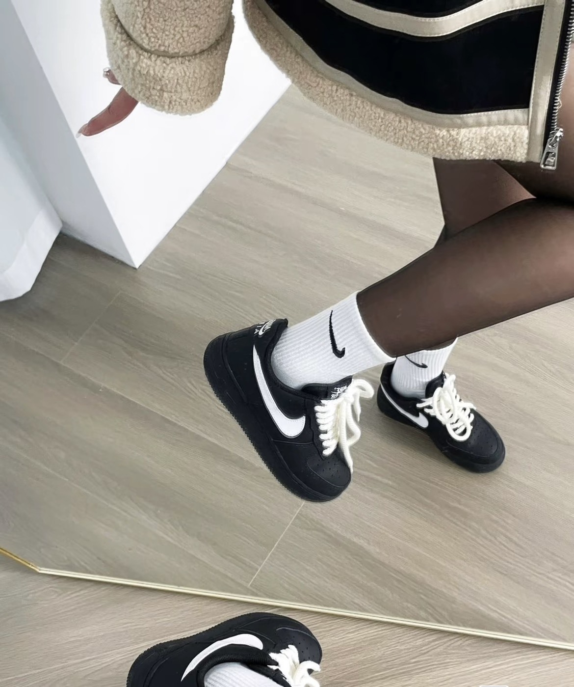 Nike Air Force 1 Low '07 黑底白勾 小AMBUSH 男女同款 (FZ0627-010)