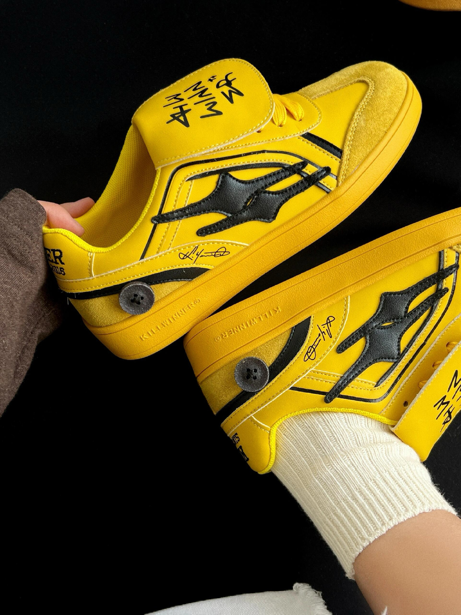 Killwinner 大黃蜂德訓鞋 黃黑色 黃色 鈕扣 皮革 復古 翻蓋 德訓鞋/預購