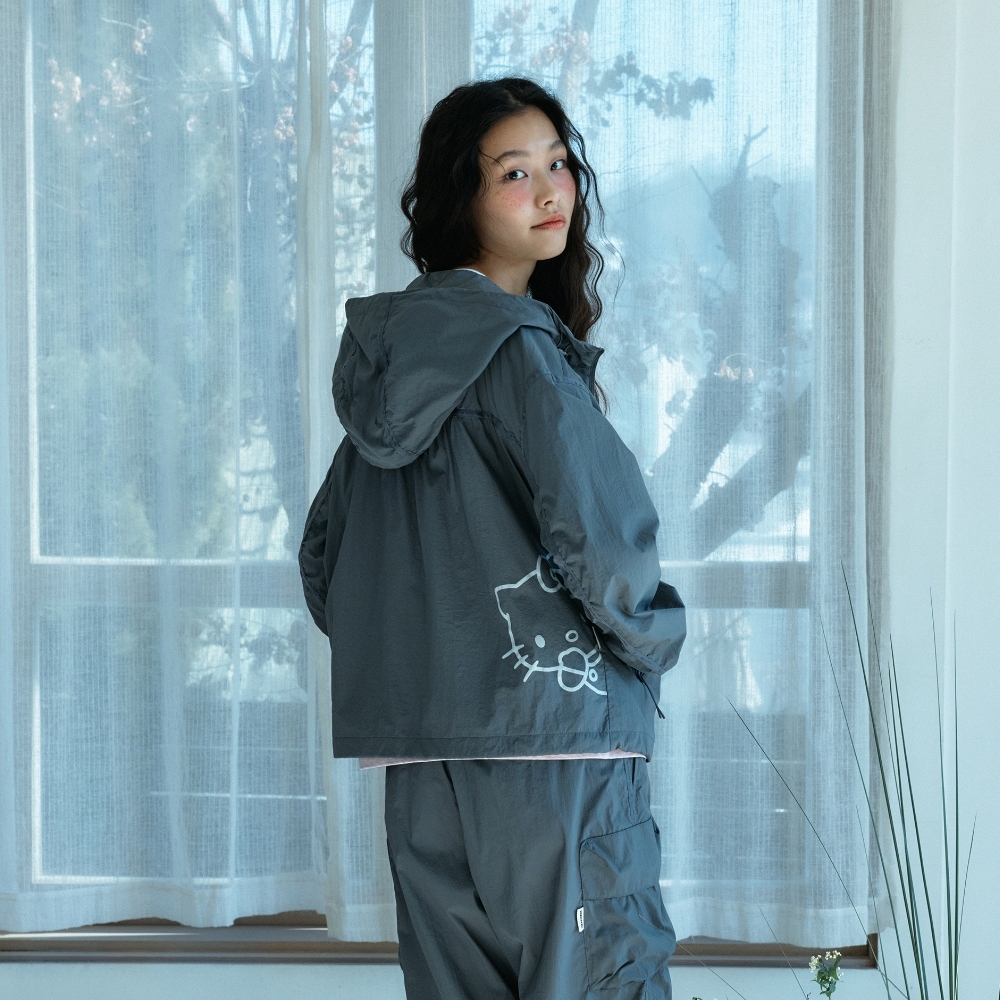 【代購】Snow Peak X Hello Kitty 女 Graphic 圖案 風衣 外套 S25MWFWB81
