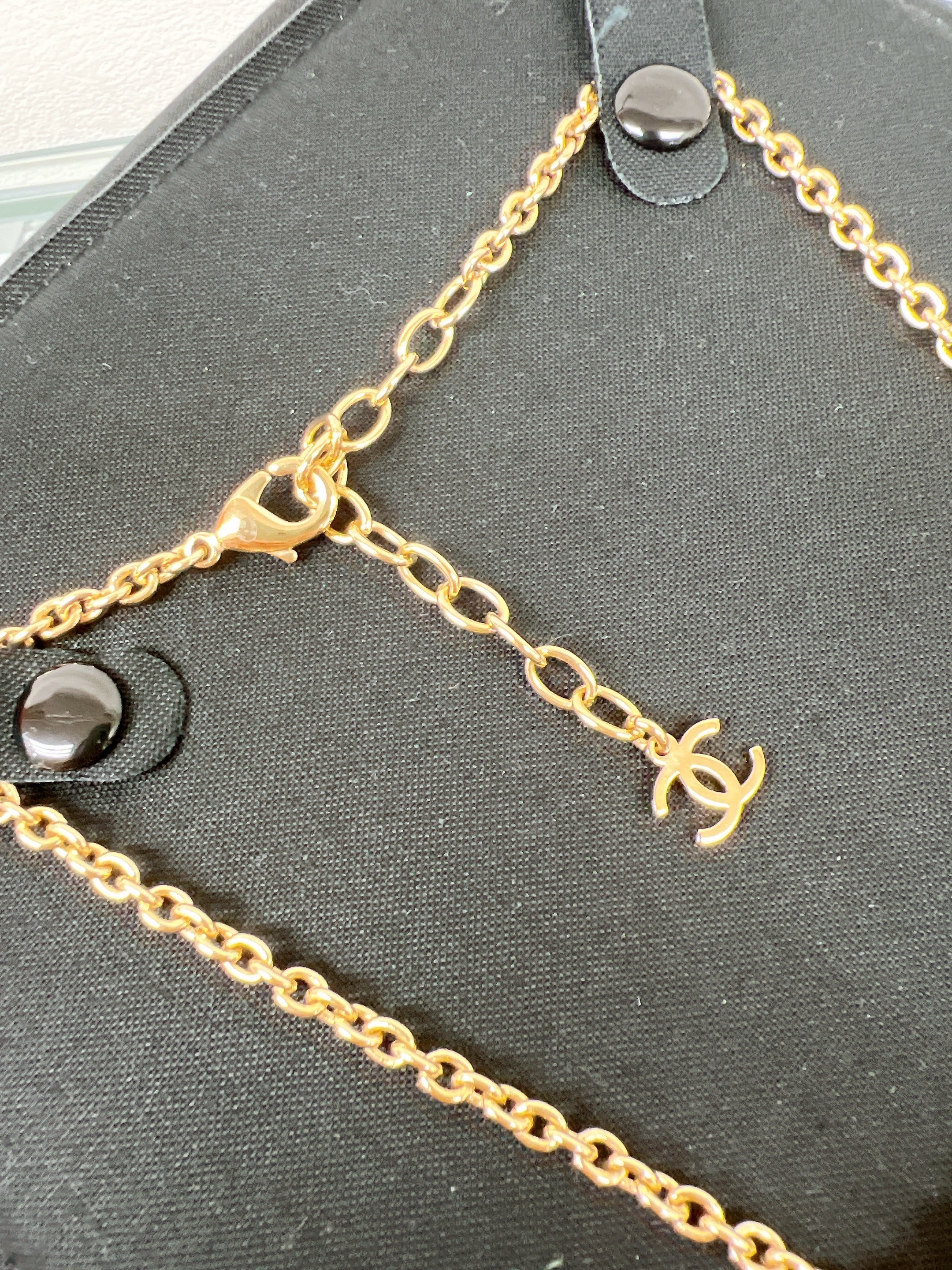 *Unused* Chanel 23p heart choker necklace