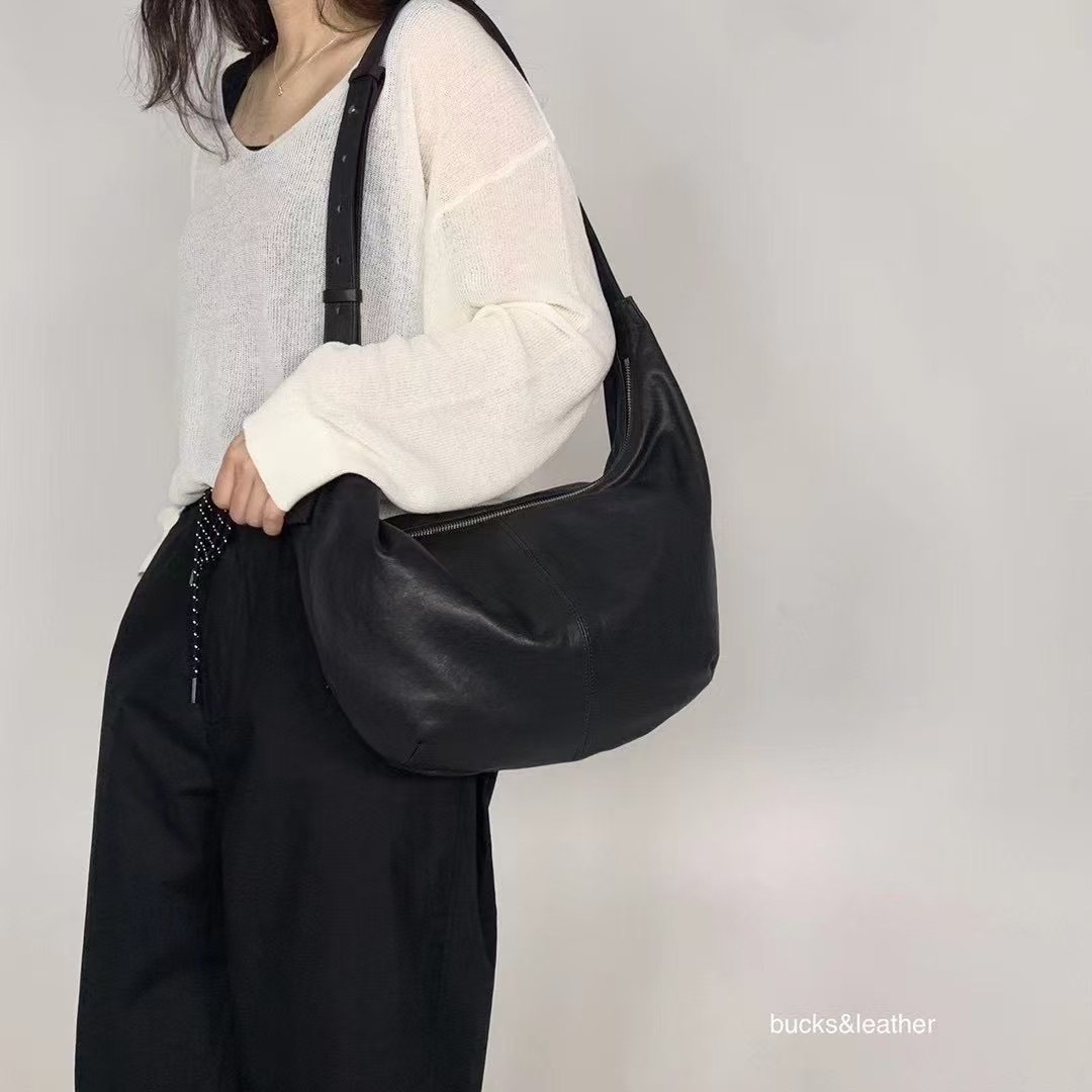 羊皮/麂皮斜挎餃子包