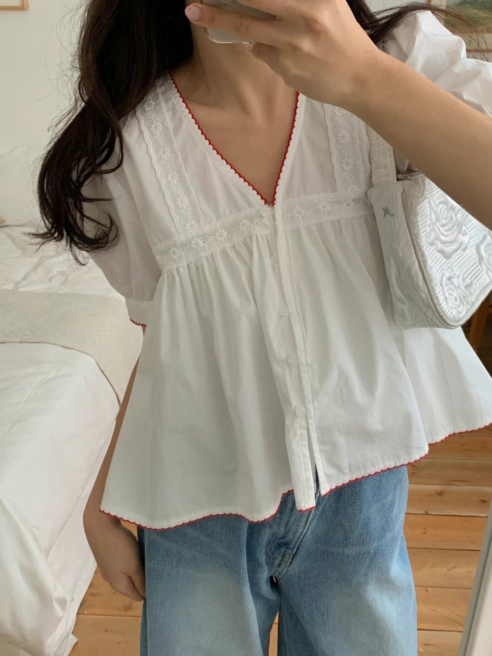 花花刺繡v領blouse