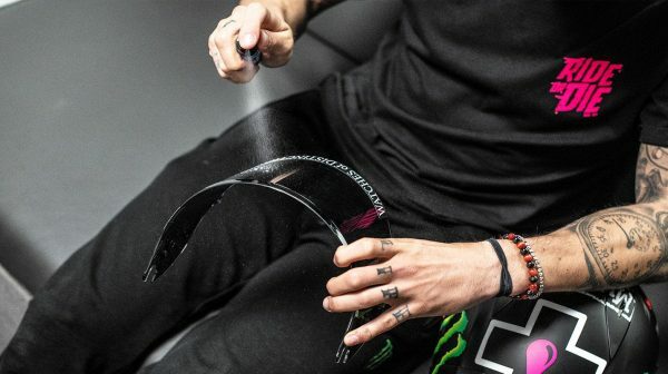 Muc-Off  Helmet Visor & Goggle Cleaner 頭盔風鏡及護目鏡清潔劑 (32ml)