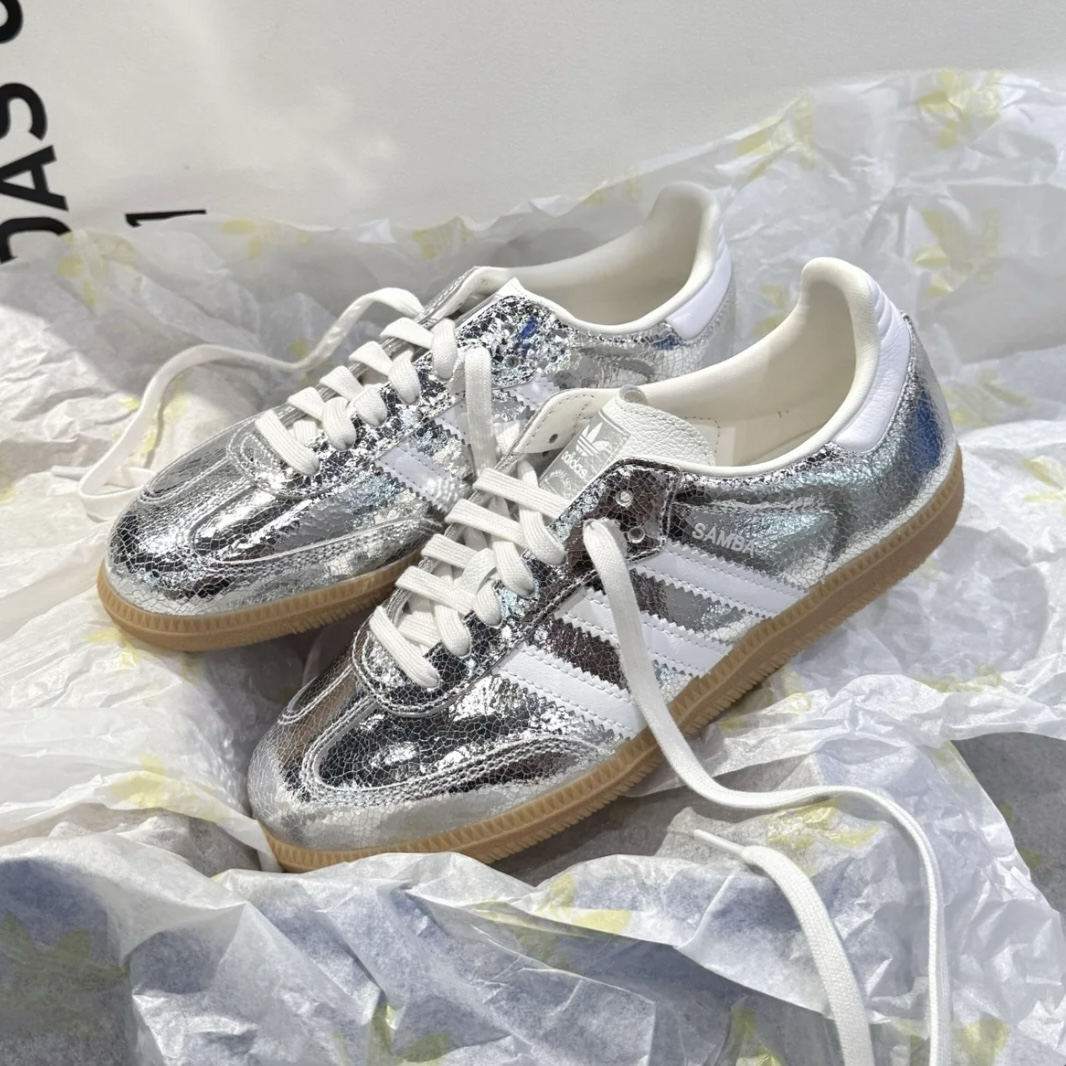 Adidas Samba OG 銀白 液態銀 碎銀 爆裂紋 鏡面 Y2K 焦糖底 德訓鞋 休閒鞋