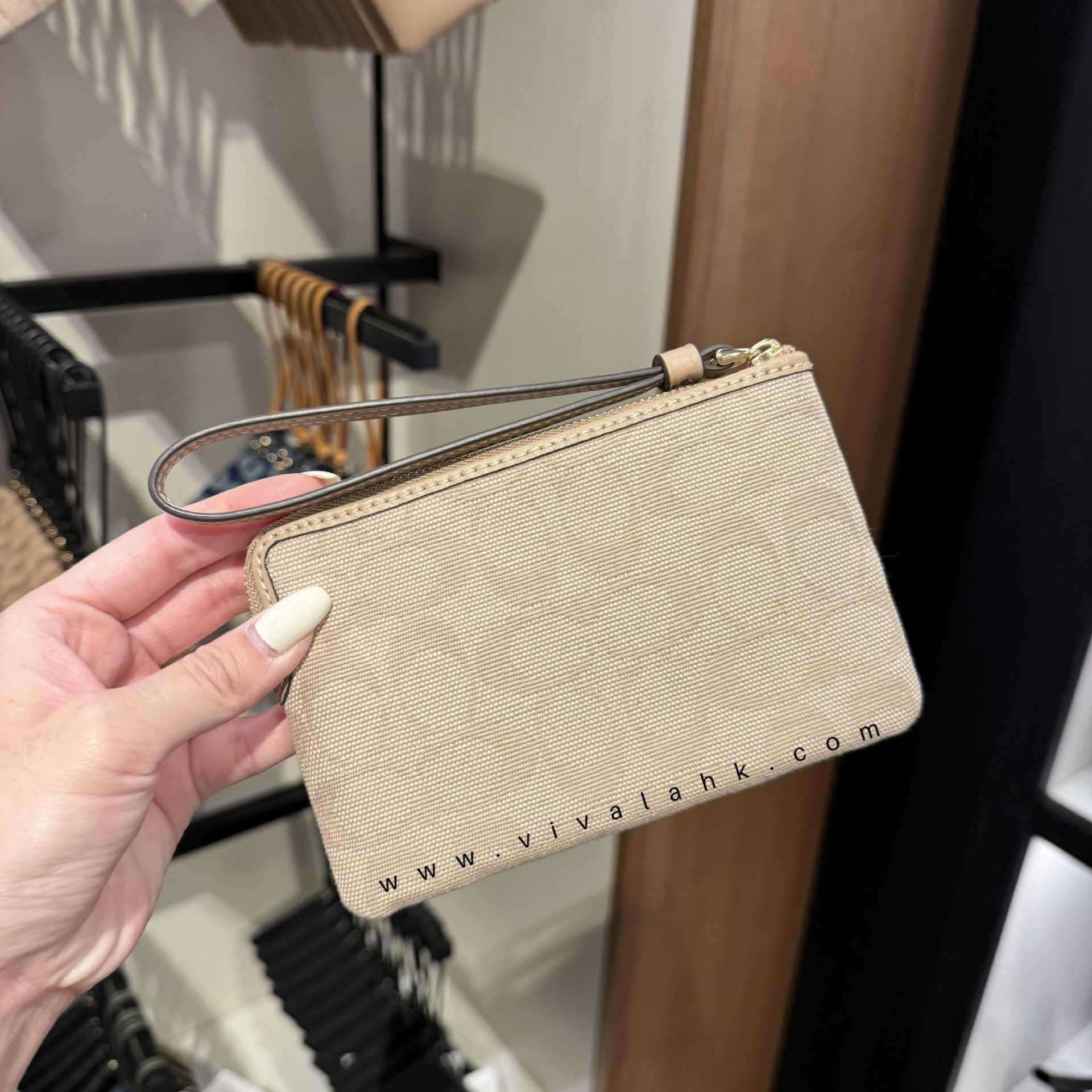 Coach - 小手袋 (布款暗花) (CAQ57)