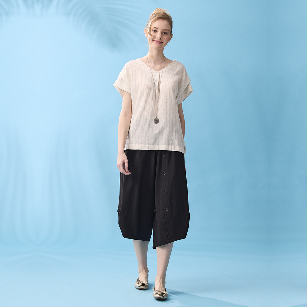 PIPPY 氣質直條紋V領短袖上衣 米