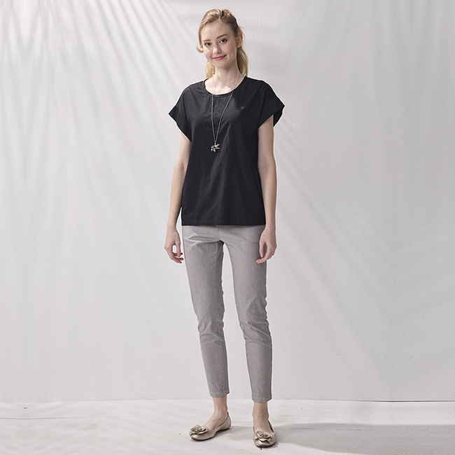 PIPPY簡約舒適圓領素面短袖上衣 黑