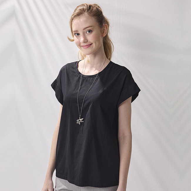 PIPPY簡約舒適圓領素面短袖上衣 黑