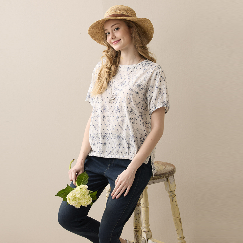 PIPPY夏日滿版印花氣質圓領上衣 白