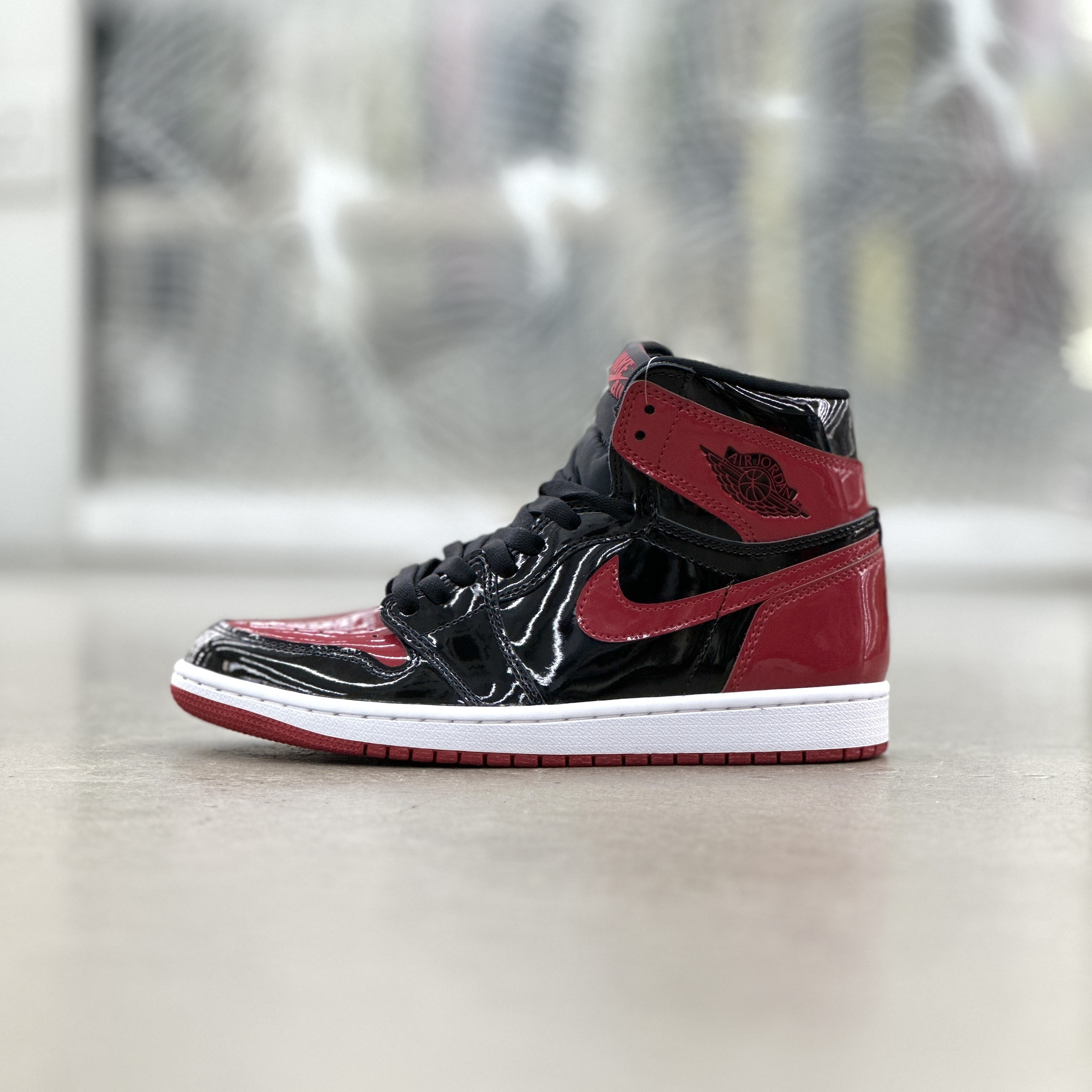 Air Jordan 1 Retro High OG Patent Bred | 555088-063