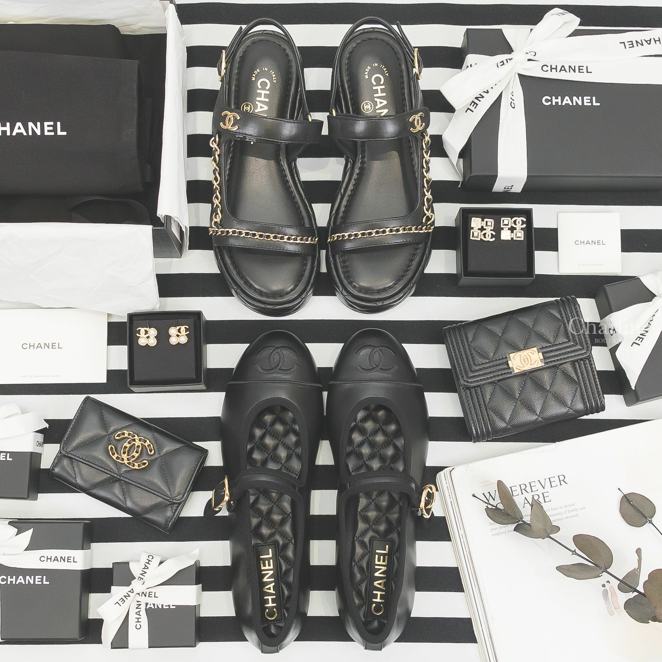 Chanel 黑CC羊皮金釦平底瑪莉珍鞋,黑色金CC黑色皮穿金鍊小羊皮厚底涼鞋,金色水晶金屬方格不對稱方形耳環,金色CC珍珠不對稱方形耳環,黑色鍊帶CC大菱格羊皮前釦式零錢包,黑色金CC荔枝菱格紋三折短夾-Charline Boutique 精品代購