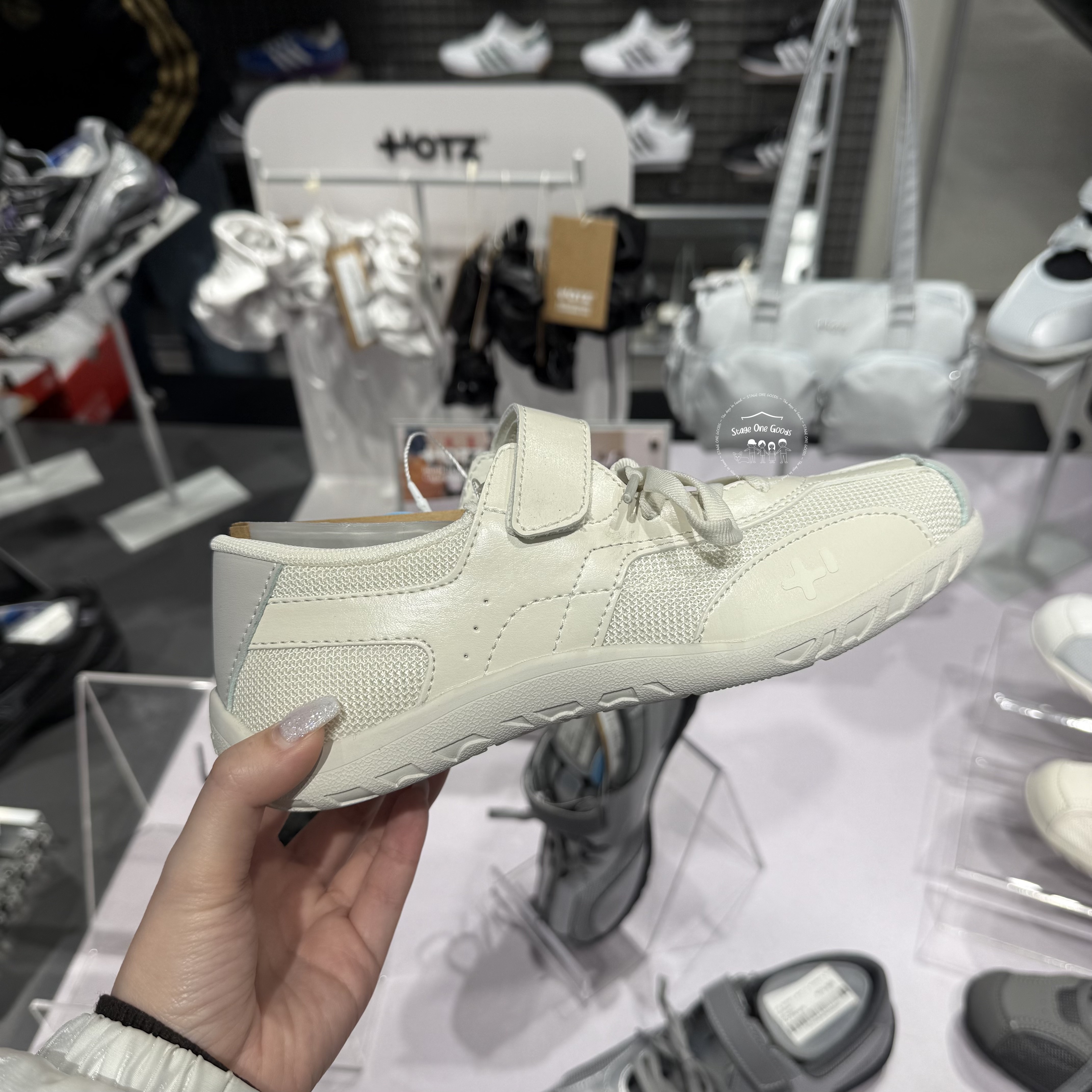 OTZ ROMARY LACE-UP SNEAKERS