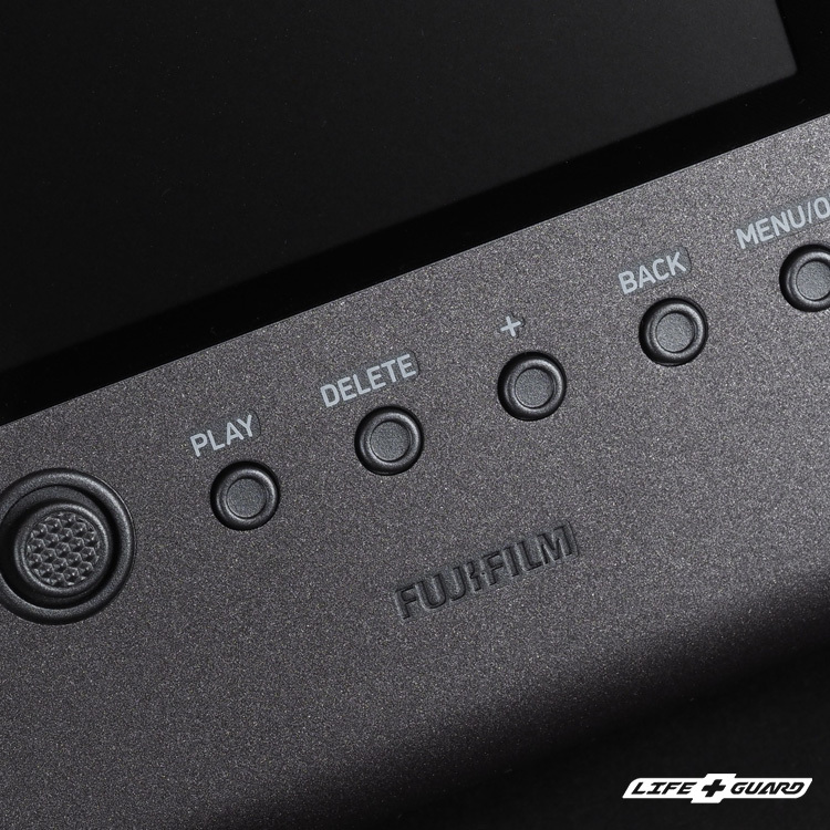 LIFE+GUARD 相機貼膜擁有高品質膜料，獨家精準開版設計