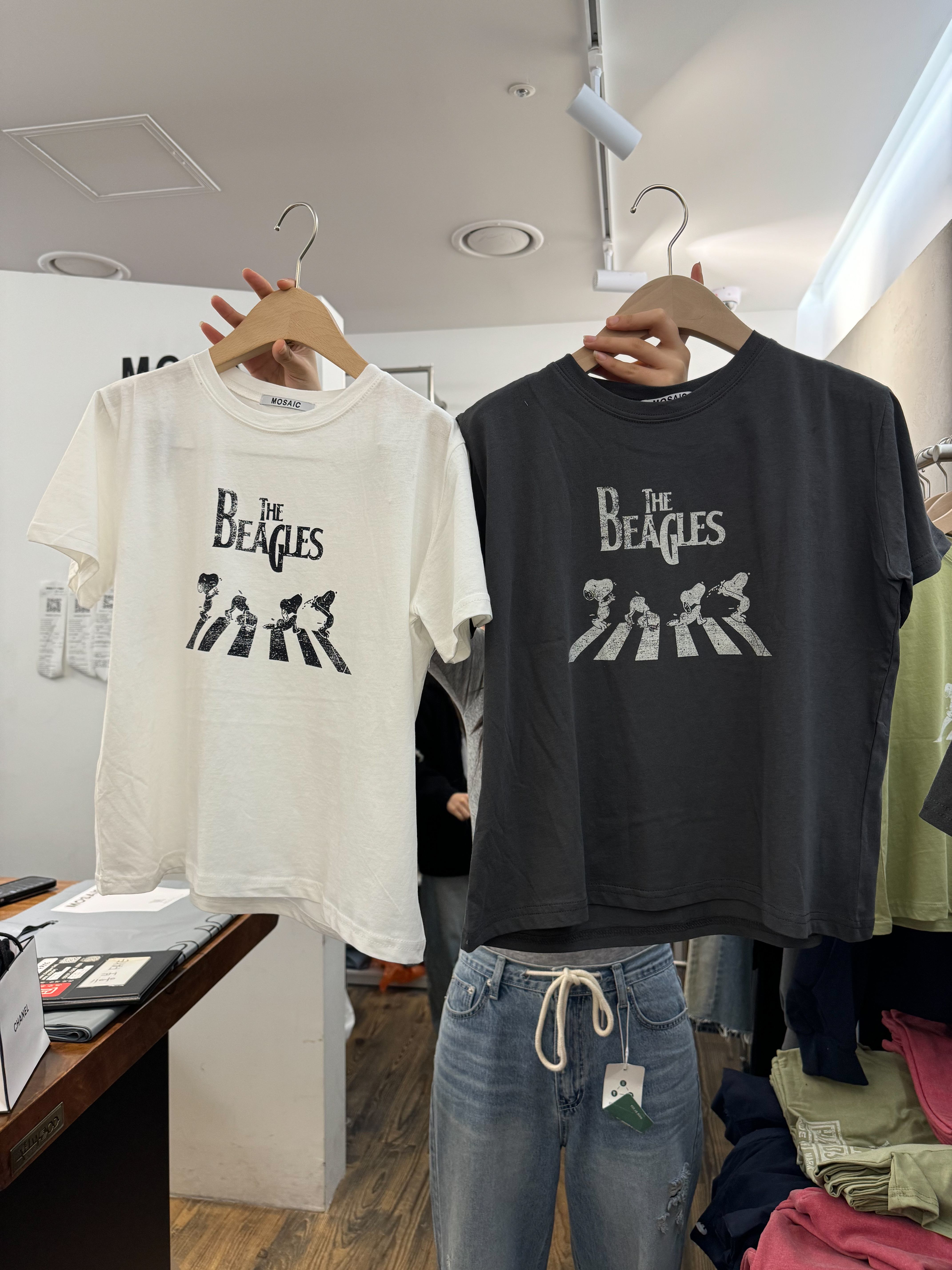 C14怕熱請買這款滑料涼感史努比造型短袖T(白)