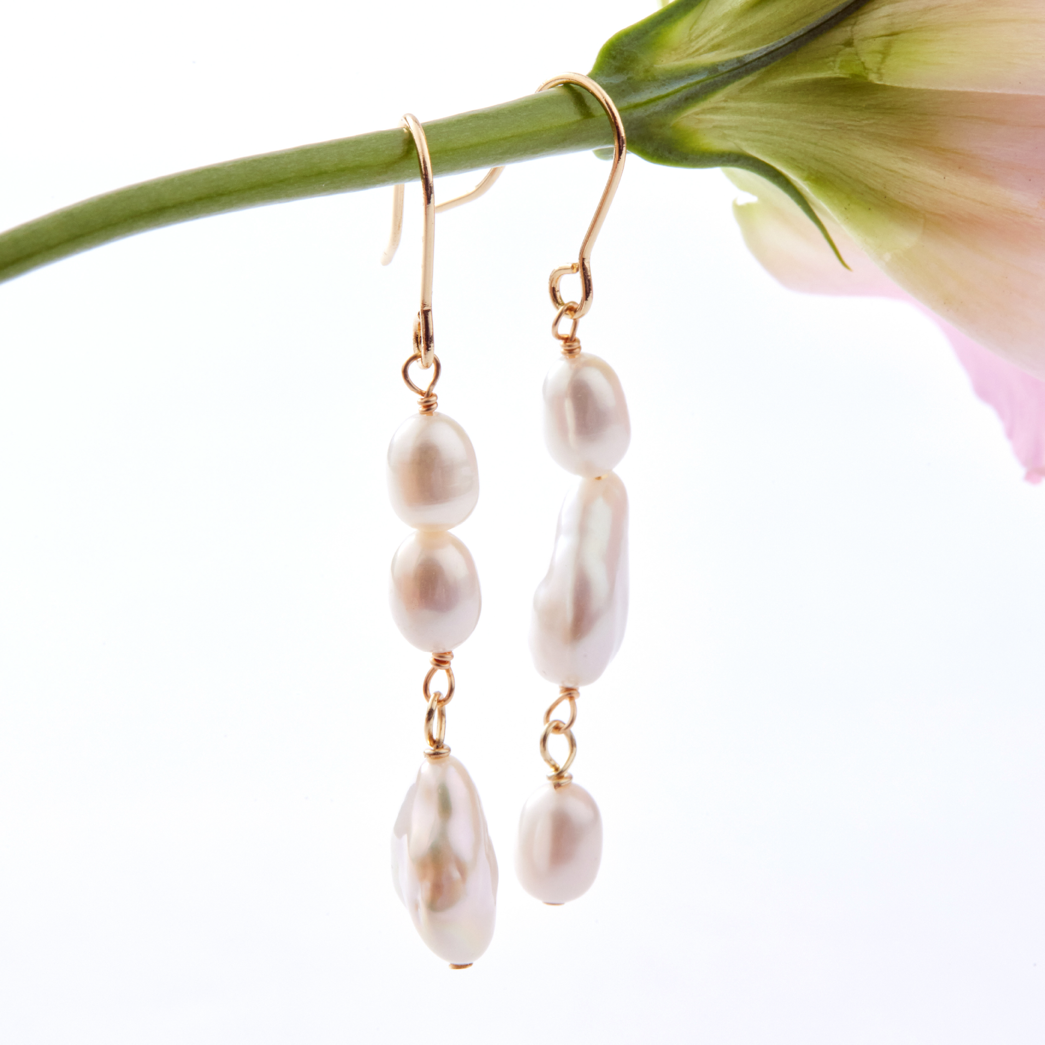 E1850 | 銅鍍14k不對稱天然珍珠耳環