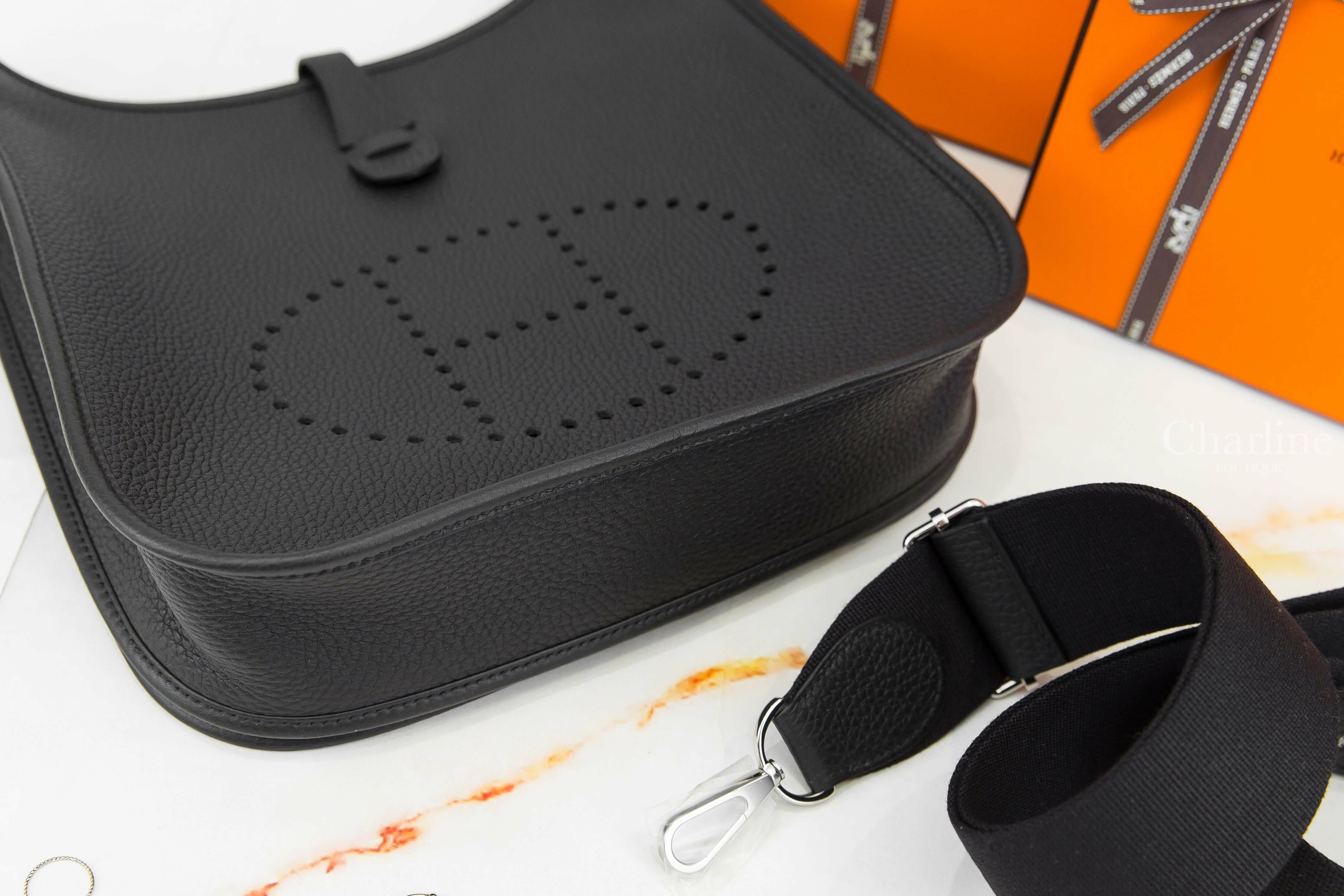 Hermès Evelyne 29cm 89 Noir Taurillon Clemence 黑色銀釦簍空洞洞肩背包-Charline Boutique 精品代購