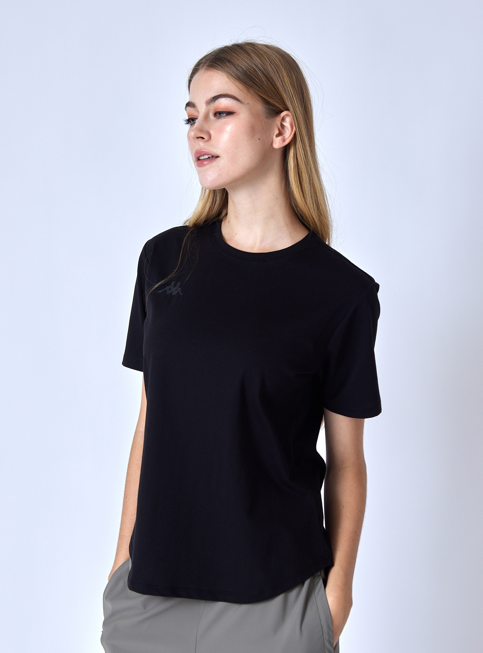 女款 涼感下擺弧形圓領T-Shirt