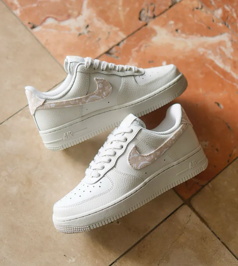 NIKE WMS AIR FORCE 1 奶茶米色 腰果花限定