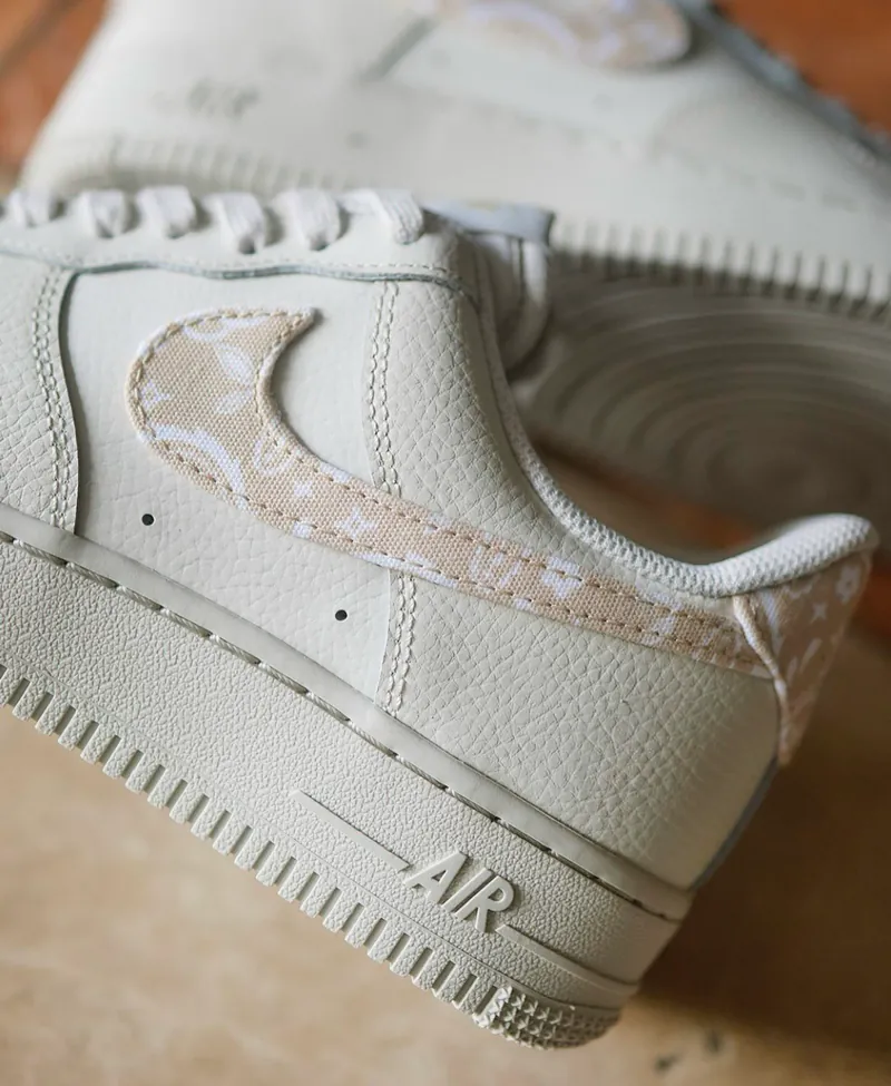 NIKE WMS AIR FORCE 1 奶茶米色 腰果花限定