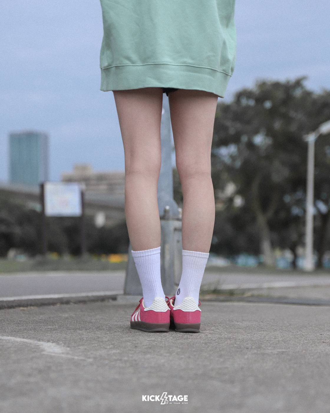 男女鞋 ADIDAS ORIGINALS GAZELLE INDOOR W 粉紅 草莓熊 草莓粉 樹莓粉 果凍膠底 麂皮 德訓鞋 休閒鞋【IF1809】