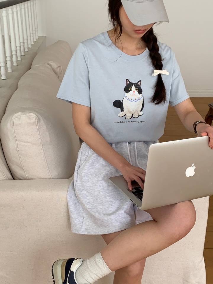 圍兜兜可愛貓咪tee