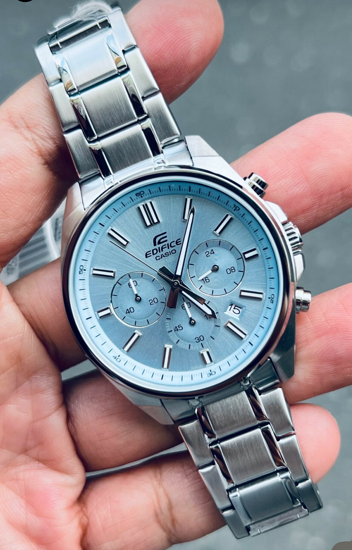 萬年鐘錶 - CASIO EDIFICE 系列  天空藍面盤三眼計時不鏽鋼男錶 EFV-650D-2BV 錶徑 : 43.5MM