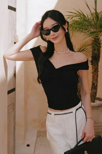 前扭結一字領上衣