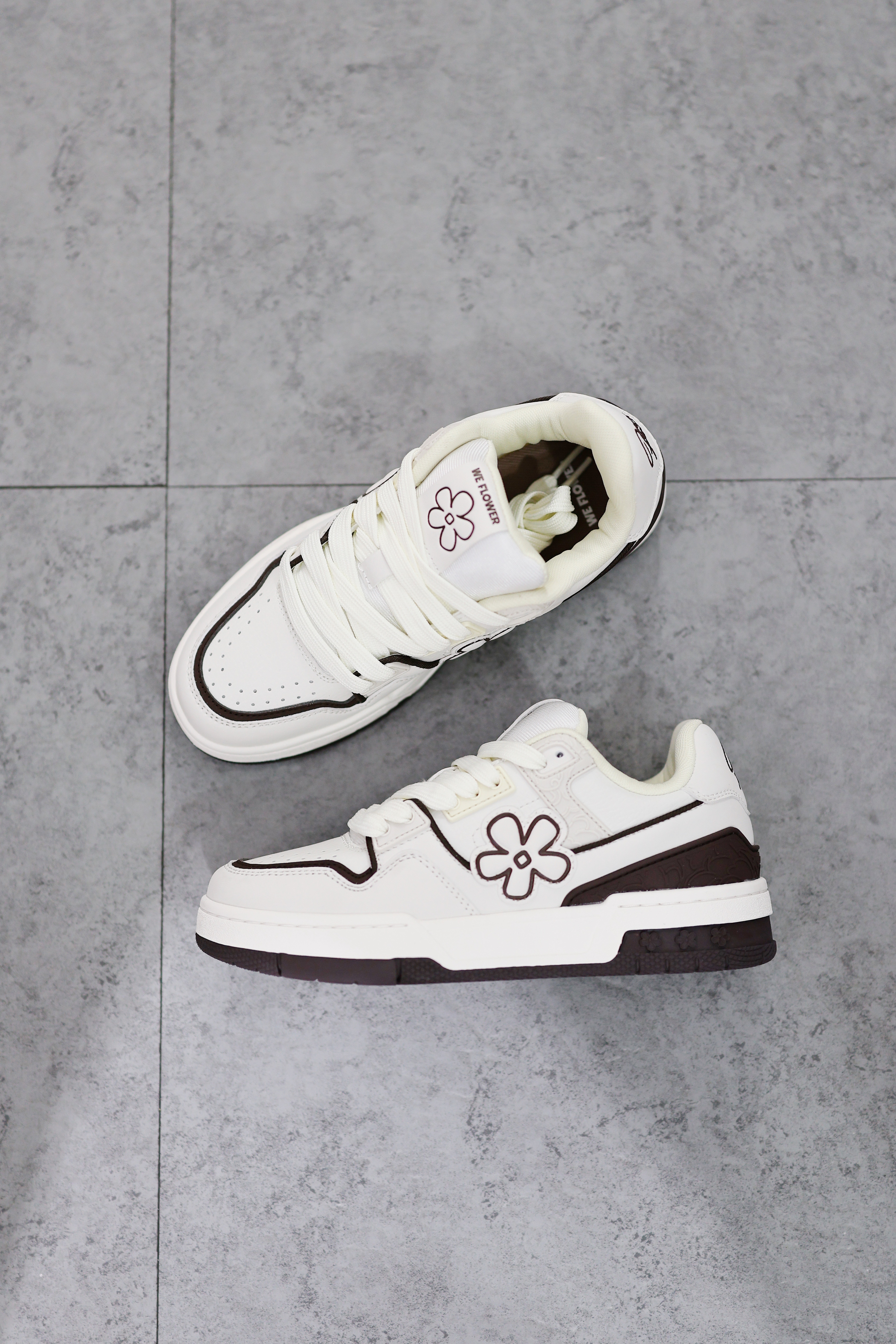 We Flower 小花鞋 x 藝術家聯名款 White Brown 白粽