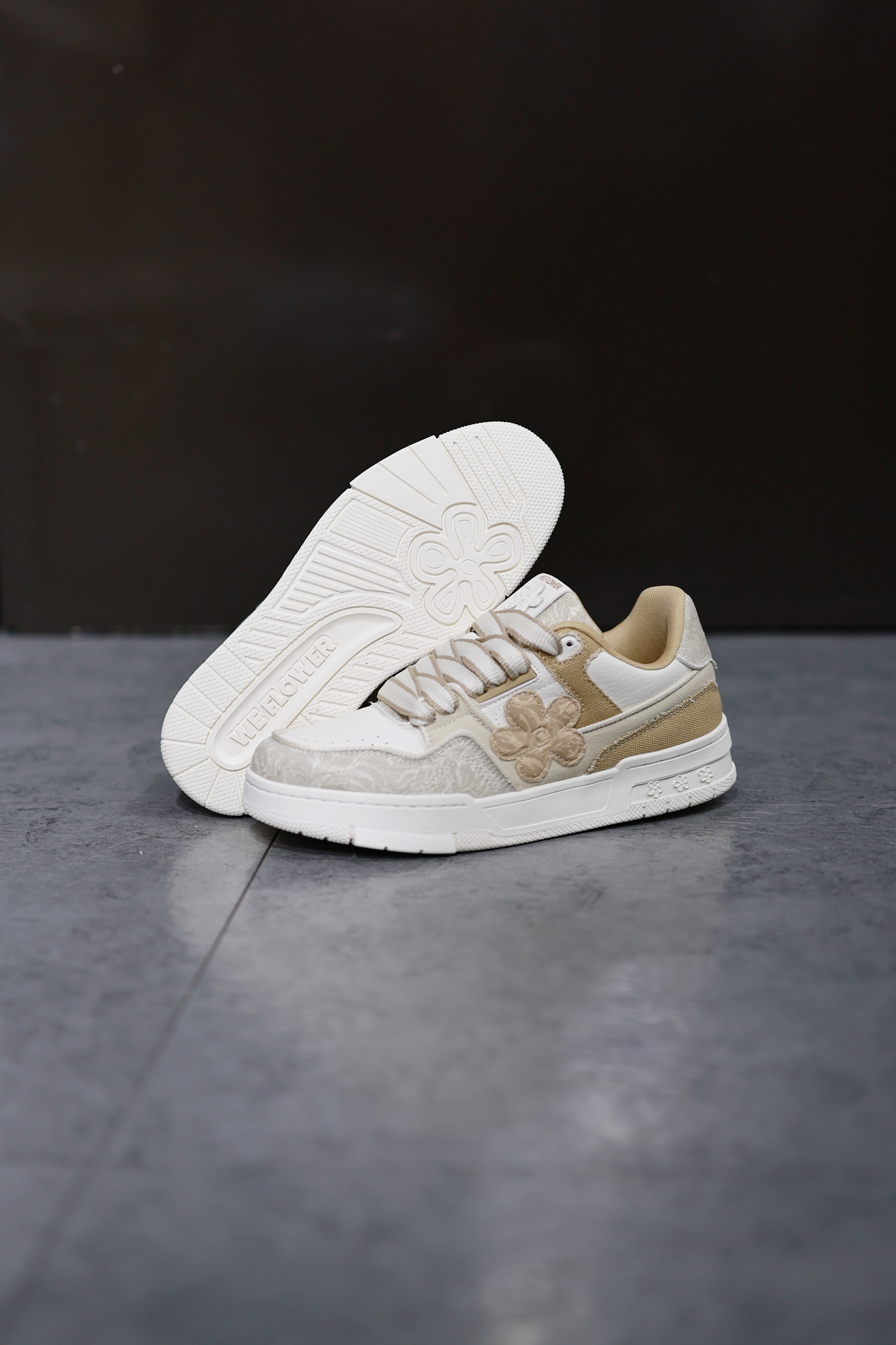 We Flower 小花鞋 x 藝術家聯名款 White Cream 米白色