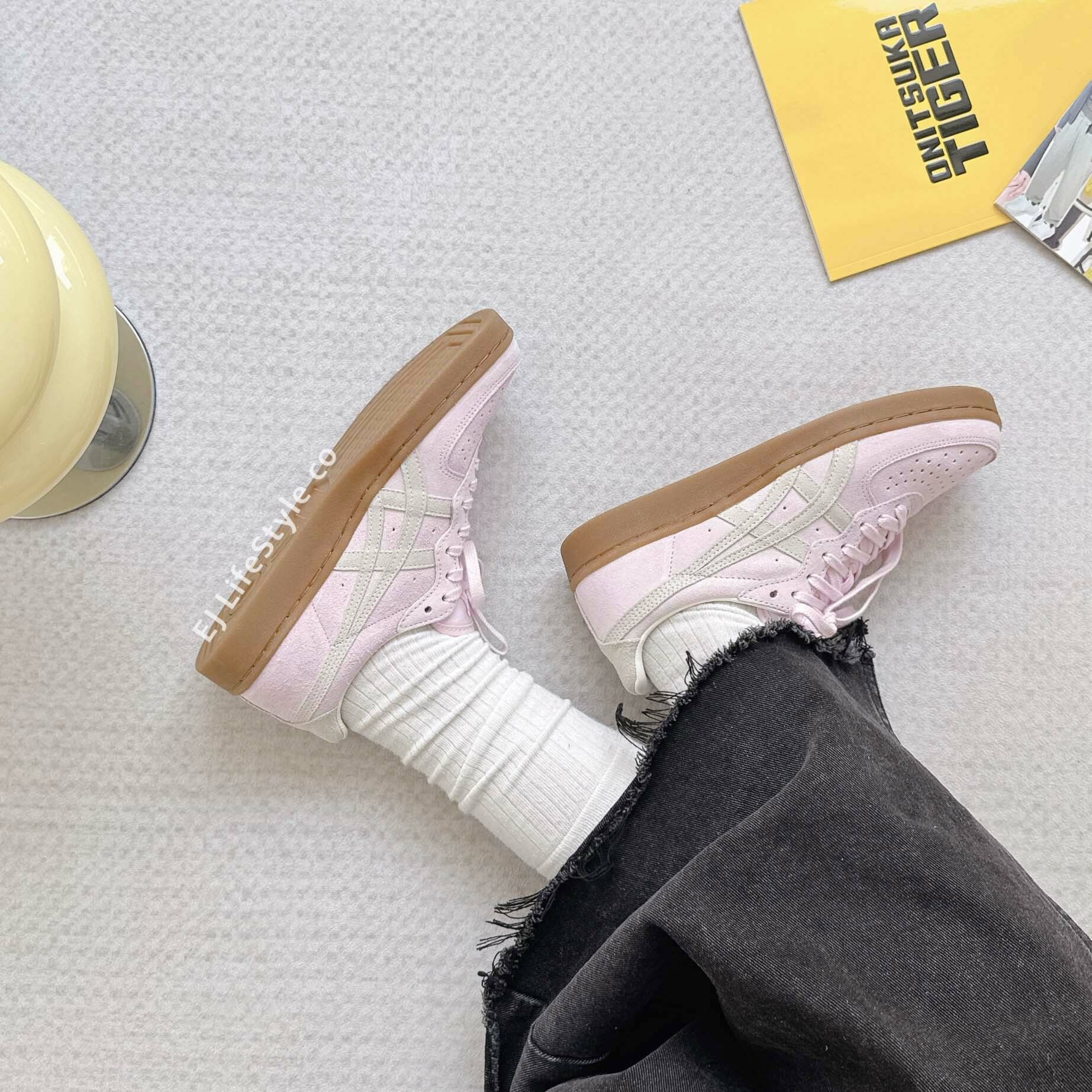 虎 Onitsuka Tiger】鬼塚虎- 米色麂皮X-CALIBER 休閒鞋(1183C138