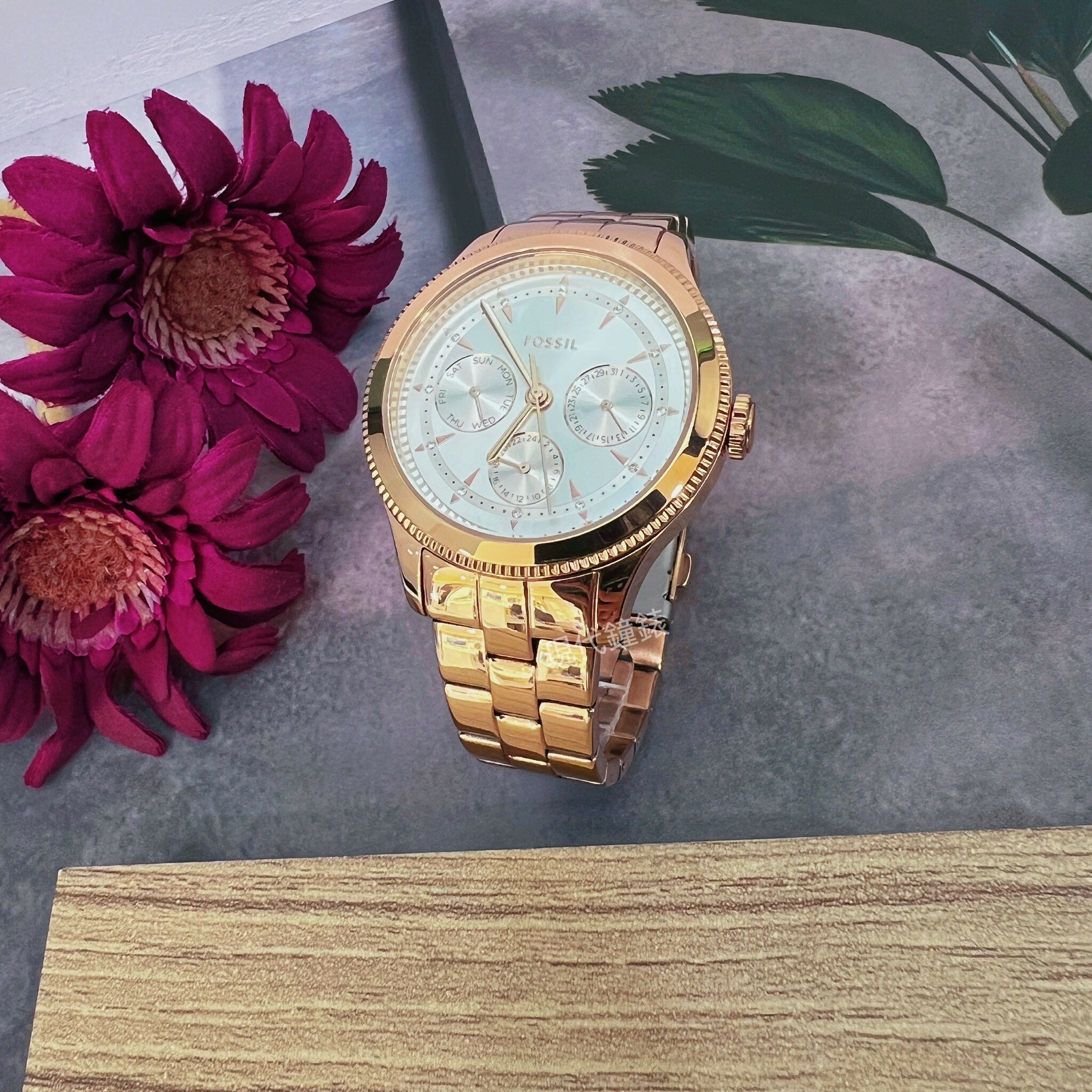 【FOSSIL】簡約玫瑰金三眼不鏽鋼女錶 BQ3993 38mm  現代鐘錶