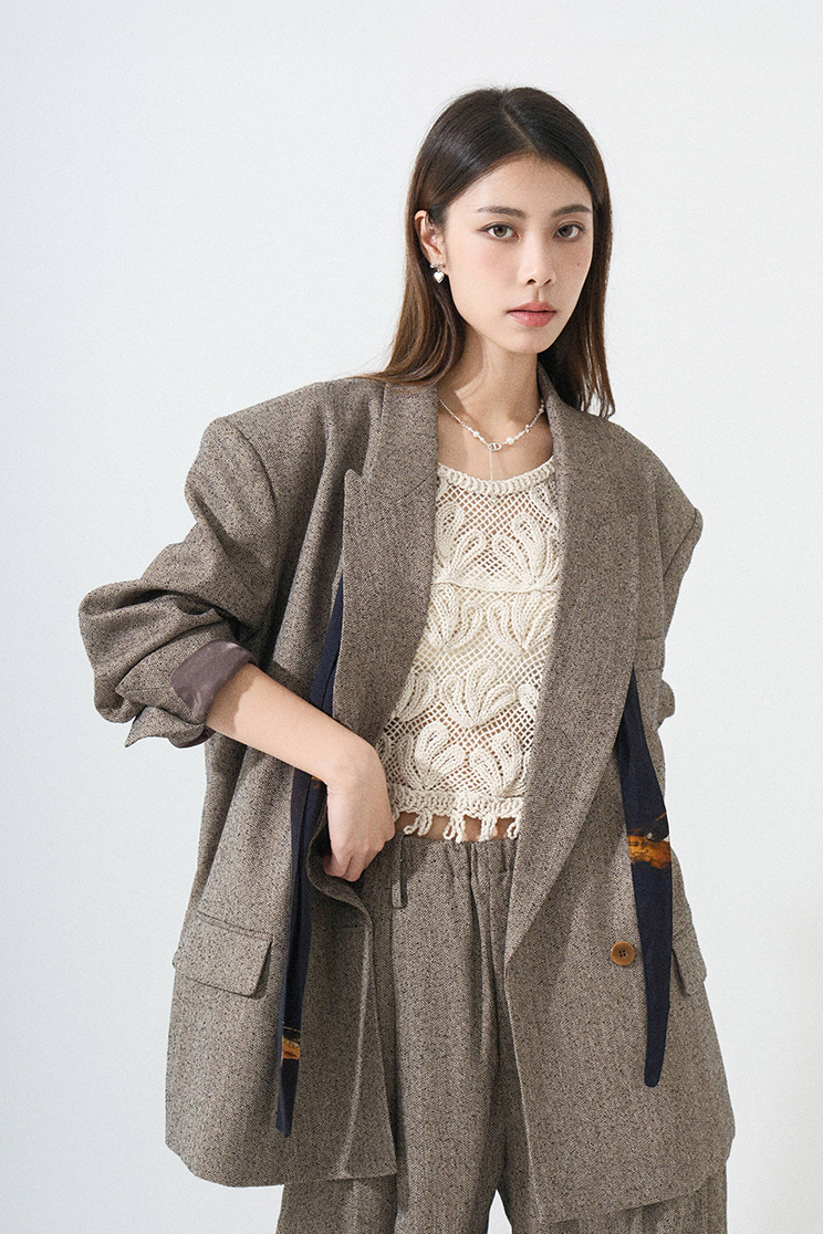 裝飾巾人字紋孖襟西裝褸 (現貨款式）